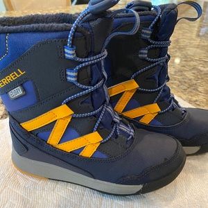 Merrell boys winter boots. Very warm and dry.